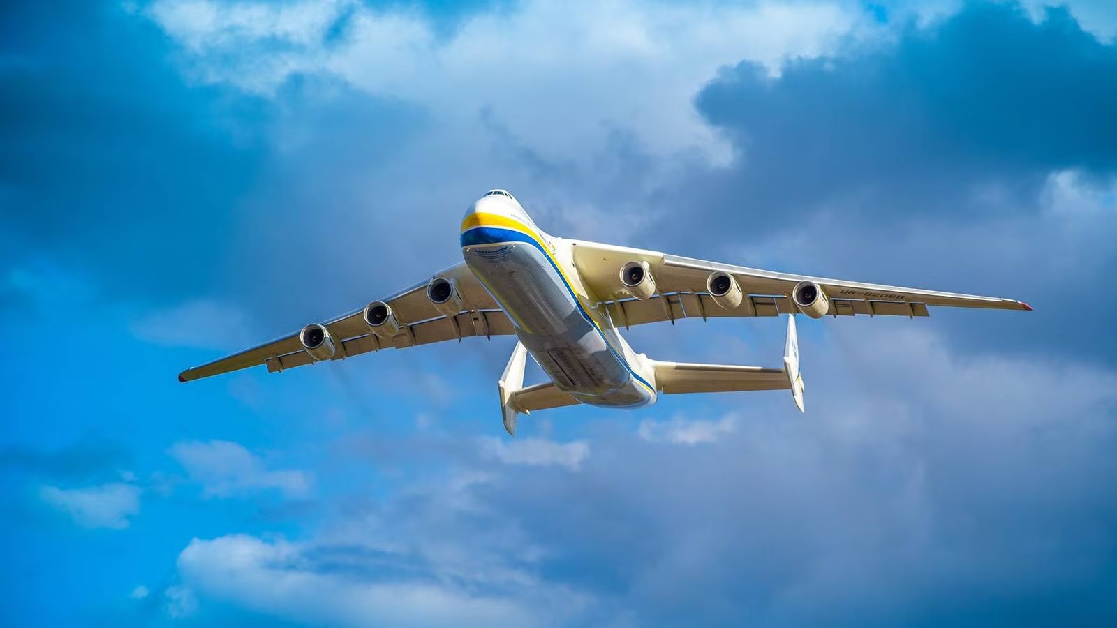 The Lightest Vs. Heaviest Aircraft Ever