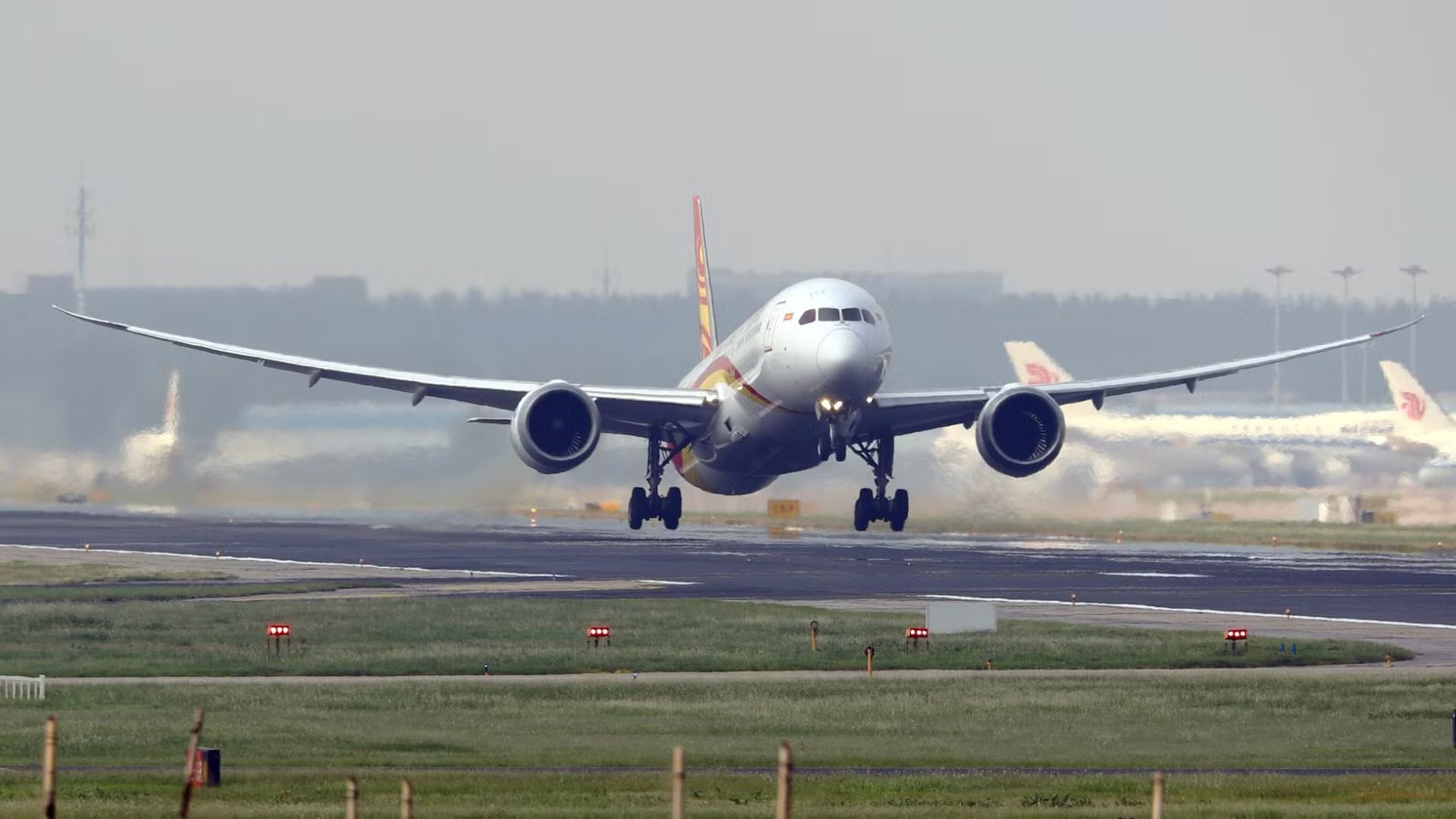 Massive 36-Hour Flights: The US’ Unusual Around-The-World Route Ends This Summer