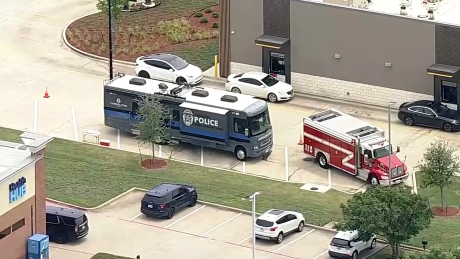 2 dead, 3 injured in shooting during business meeting at Texas shopping center: Police