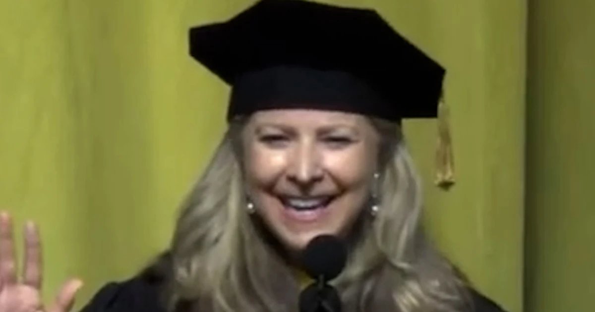 Commencement speaker booed for touting AI’s strength