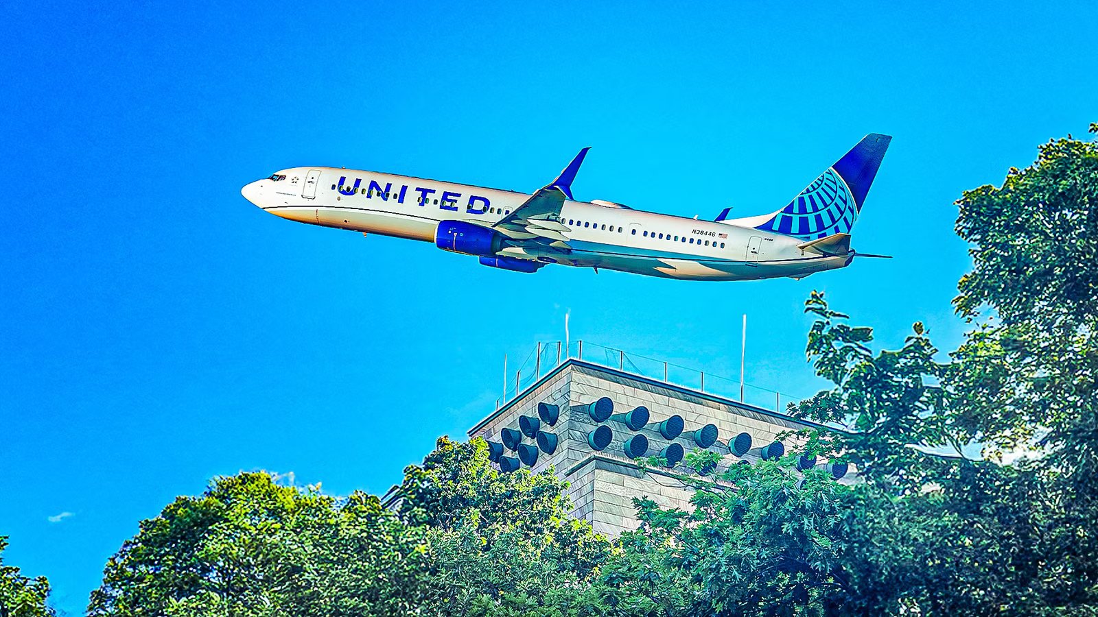 United Airlines Flight Diverts After Passenger Makes “Multiple” Cockpit Breach Attempts