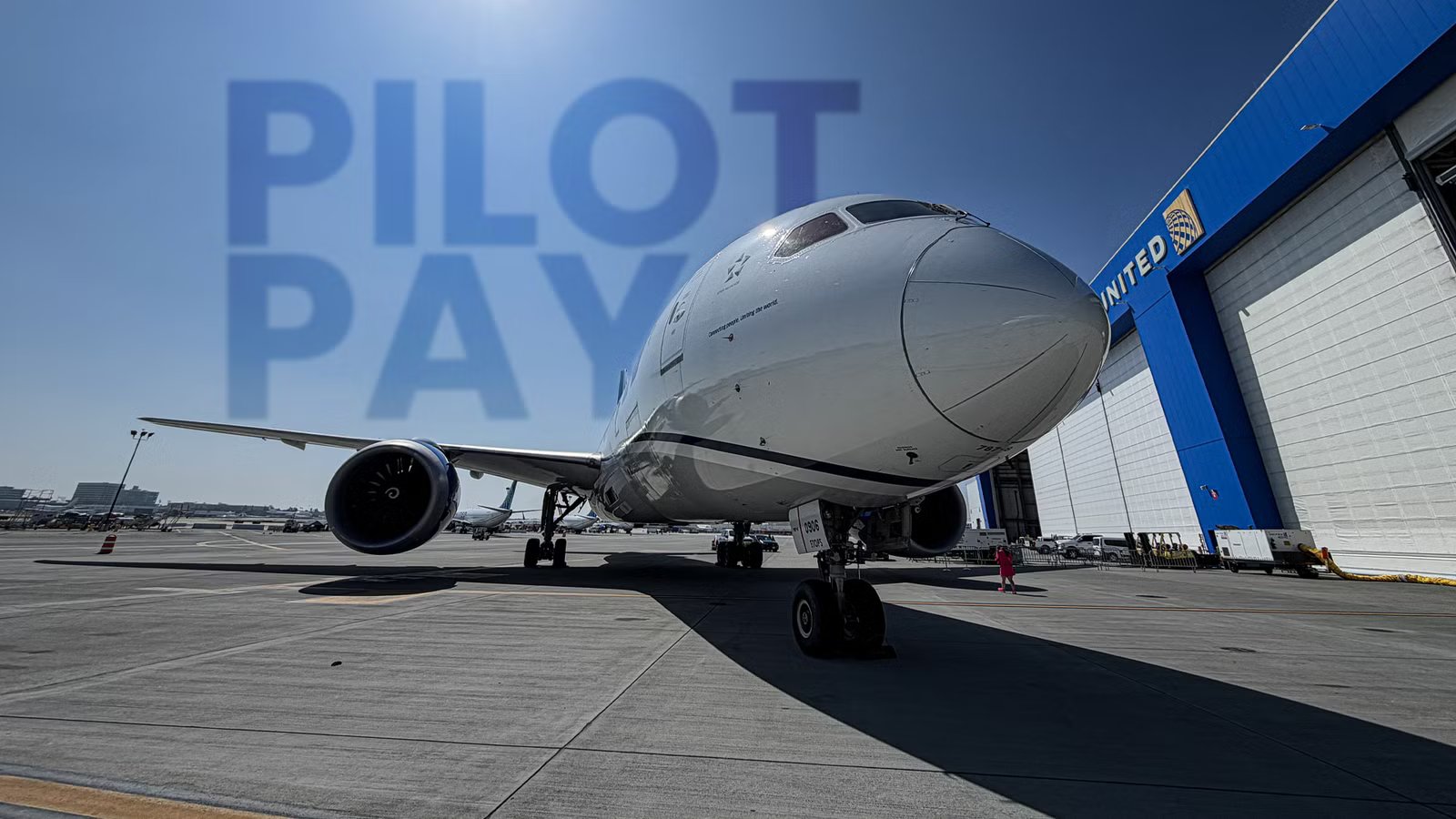 United Airlines’ Boeing 787 Captains Can Clear Nearly $600,000 A Year: Here’s The Full Picture