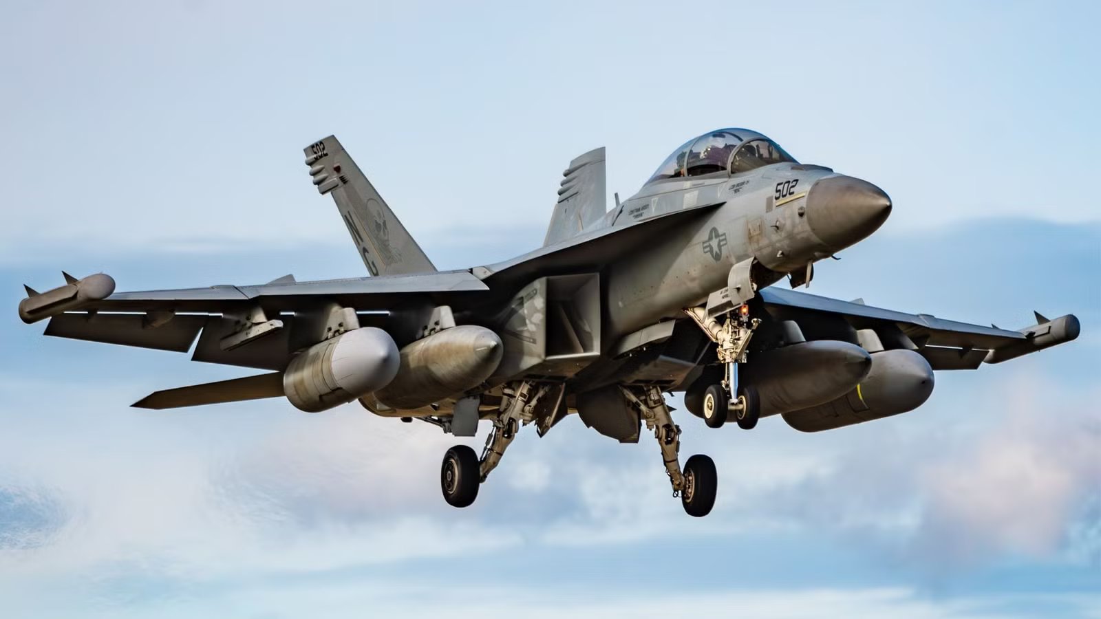 F-18 Fighter Jets Collide Mid-Air During Idaho Air Show, Triggers Lockdown