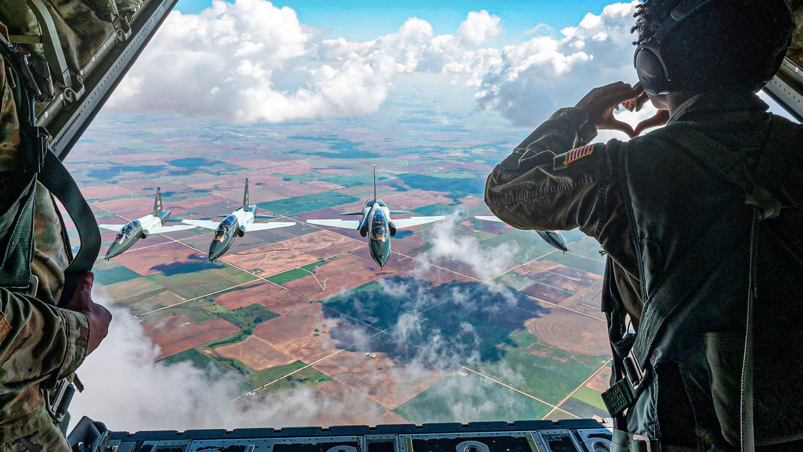 The Little-Known US Law That Makes Photographing Military Aircraft A Federal Crime