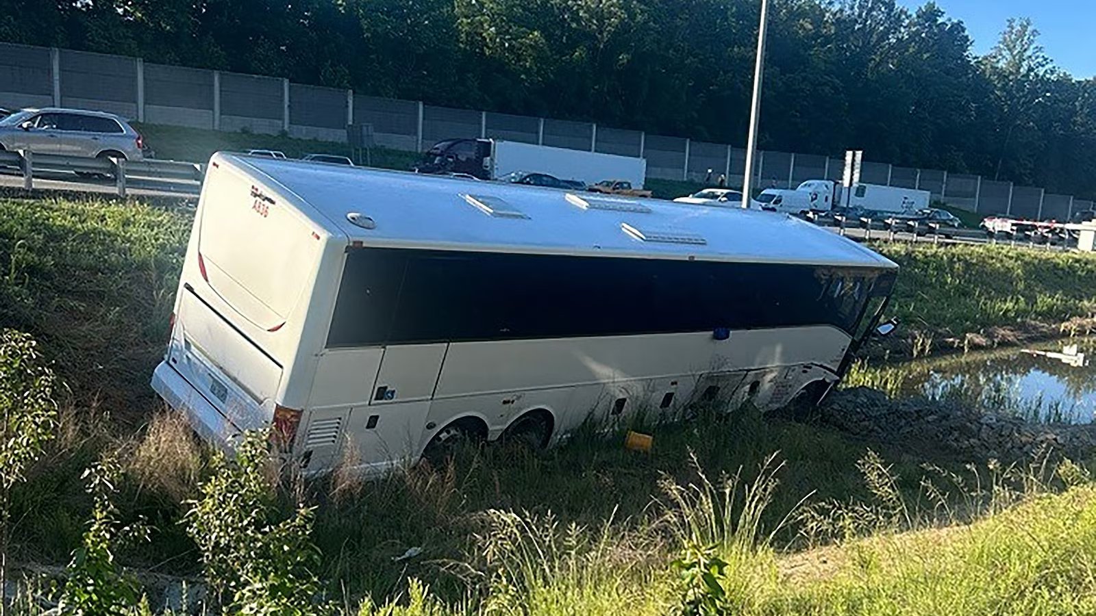 Bus driver charged with manslaughter in massive crash that killed 5 on I-95 in Virginia
