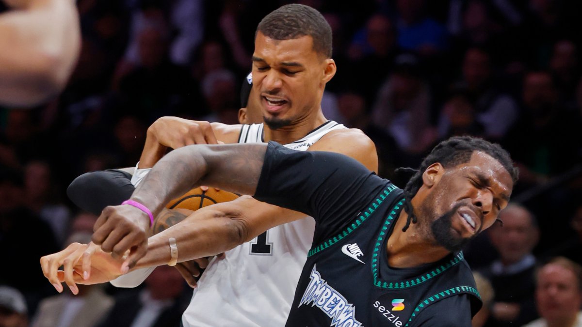 After Wemby’s ejection, Spurs coach calls out refs for how star center is officiated
