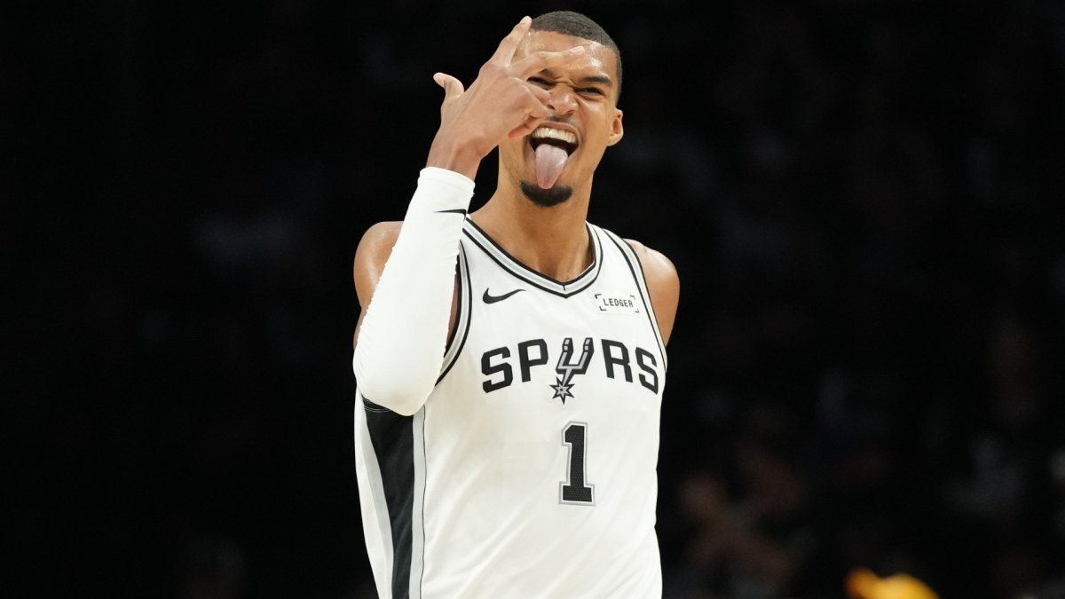 Spurs unlock Wemby’s offense with a simple change in Game 3 win vs. Wolves