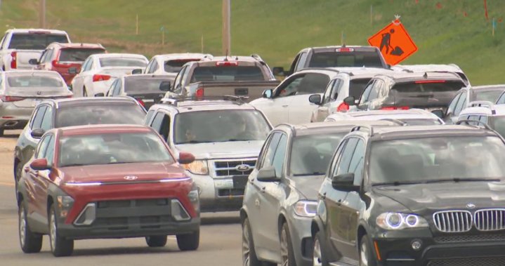 Heavy traffic gridlock in southwest Edmonton as construction ramp up: ‘Everyone is frustrated’ – Edmonton