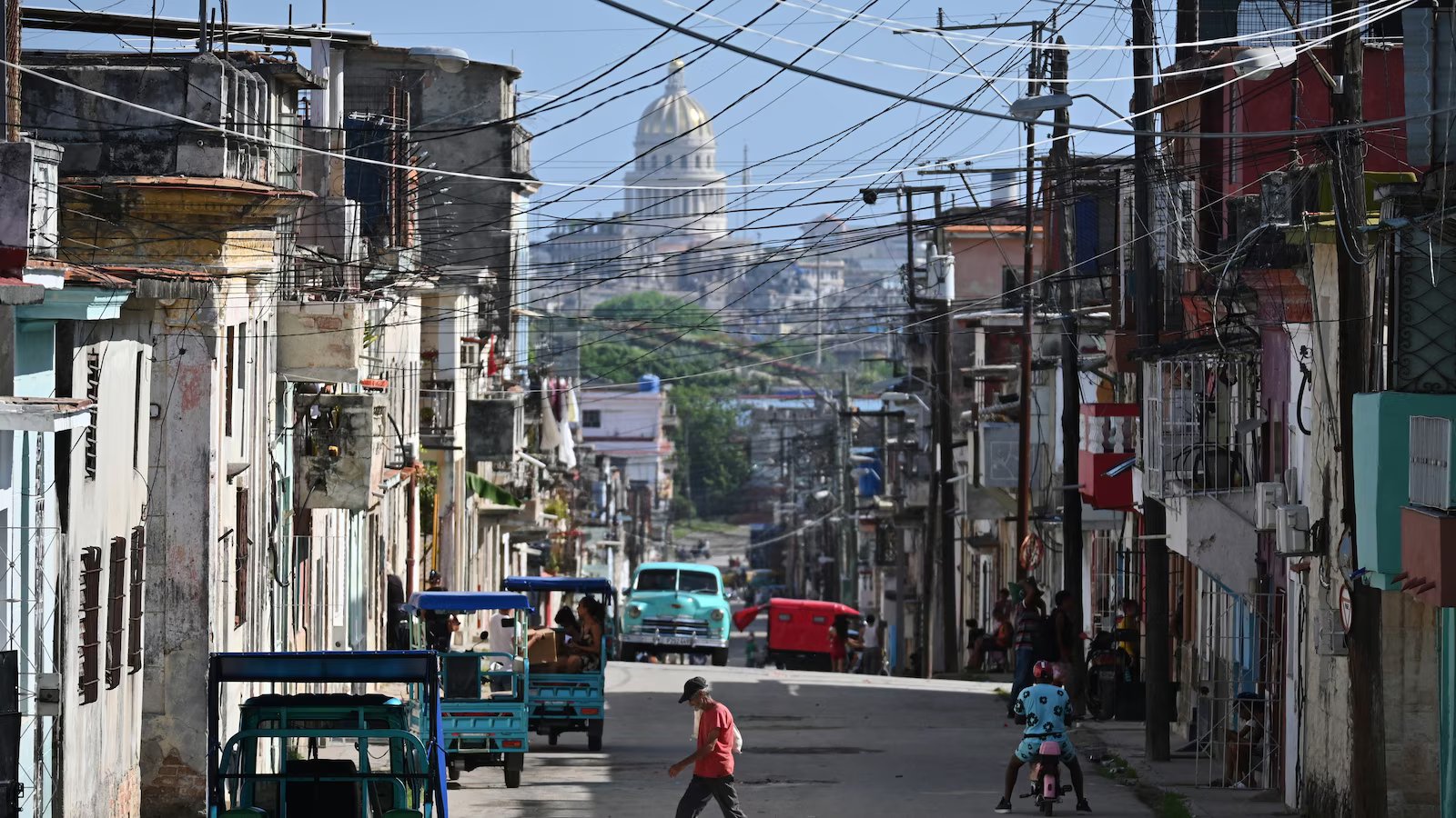US commander meets with Cuban military officials