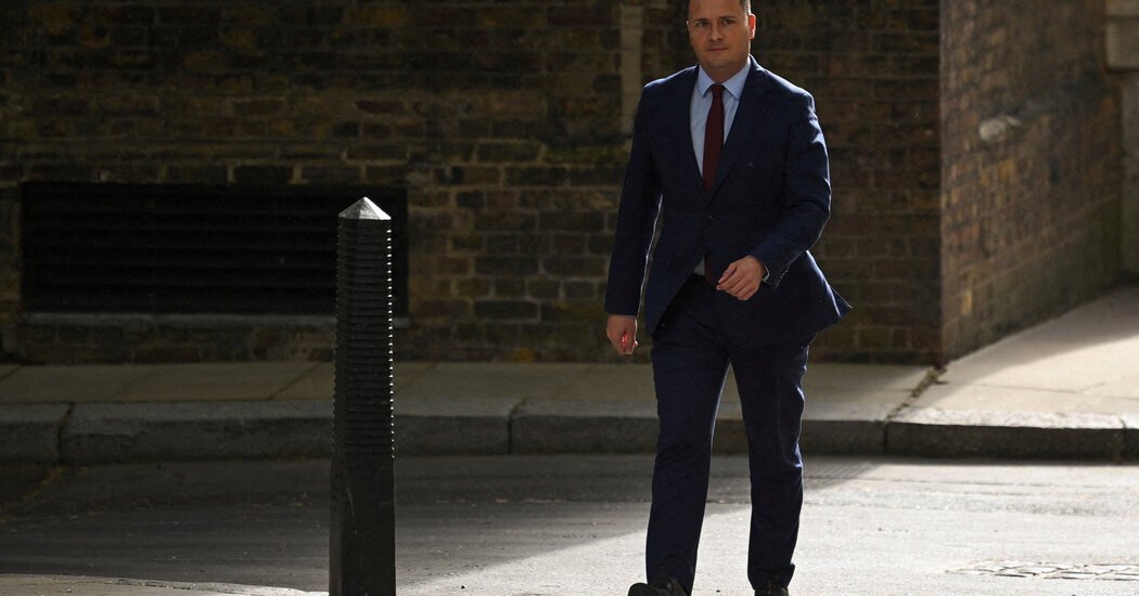 Wes Streeting Resigns and Calls for Leadership Contest to Replace Starmer
