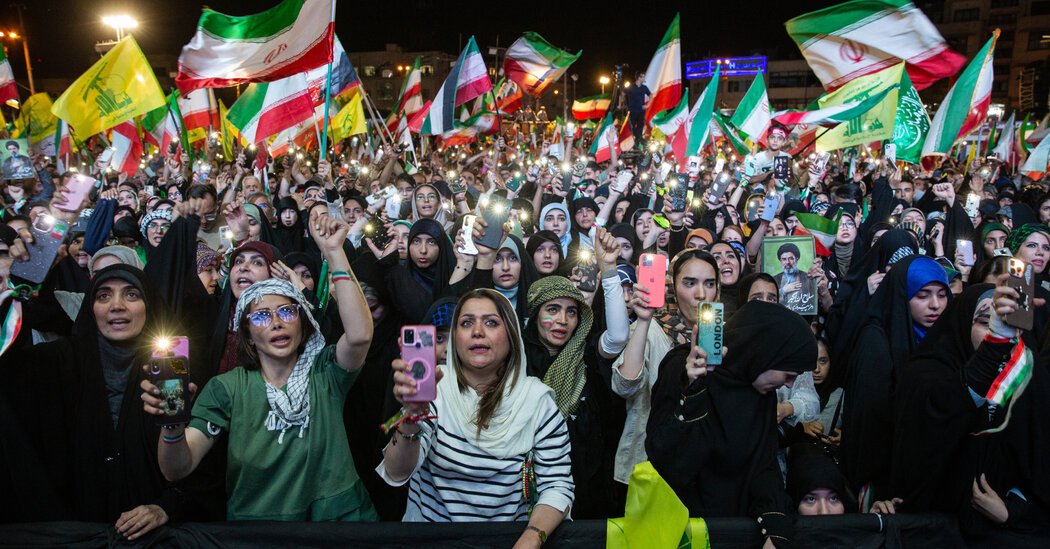 Iran’s Loyalists Promote a Wider Nationalism, Unveiled Women Included