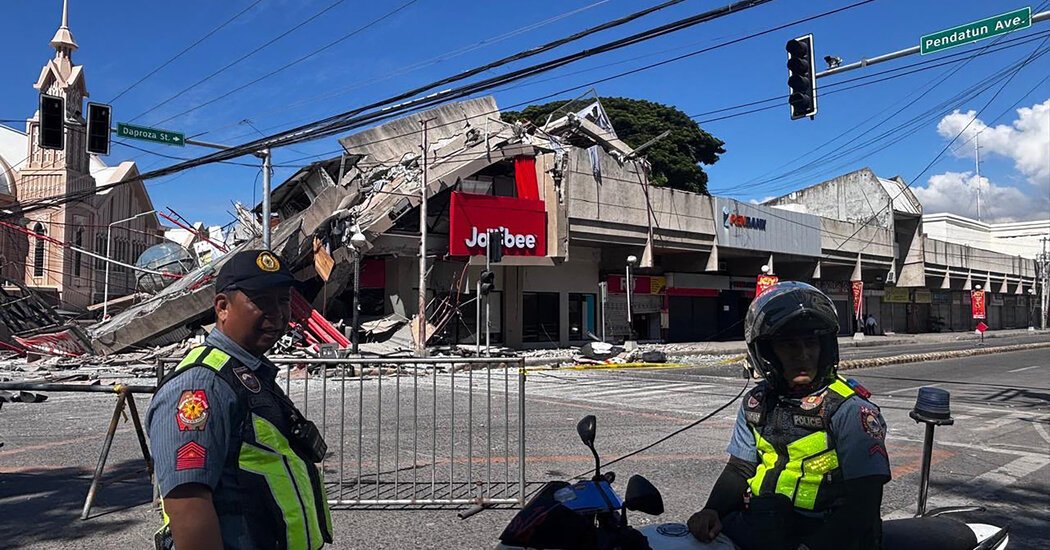 Strong Earthquake in Philippines Topples Buildings and Prompts Tsunami Warnings