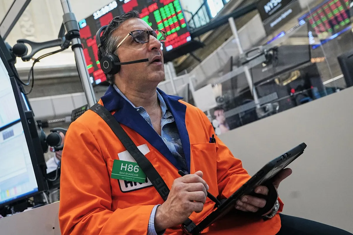 Wall Street points toward another tech sell-off while oil prices jump after US attack on Iran
