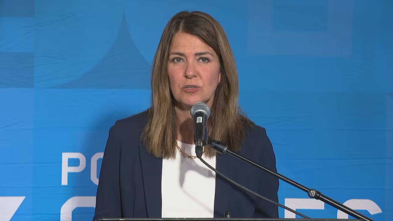 Smith says she asked Carney to ‘work with me’ to lower Alberta’s separatist sentiment
