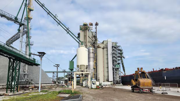 Agricultural giant at centre of urban-rural housing divide in Ontario border city