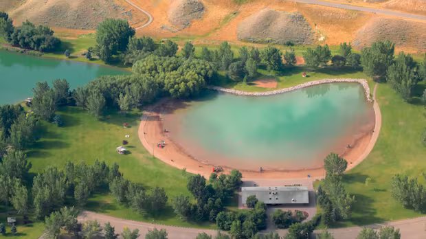 Child’s death in Medicine Hat prompts citywide pool shutdowns