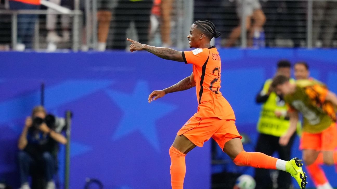 Transfer rumors, news: PSG battle Man United for Summerville