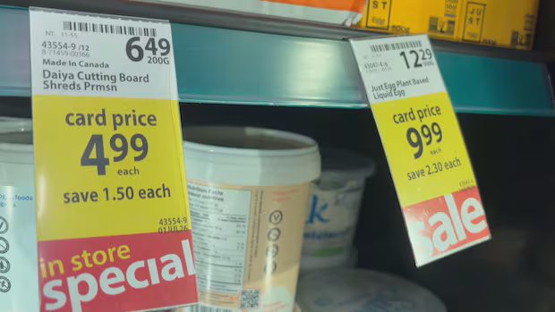 Manitoba plans to tackle ‘shrinkflation’ by requiring grocery stores to post unit prices across province