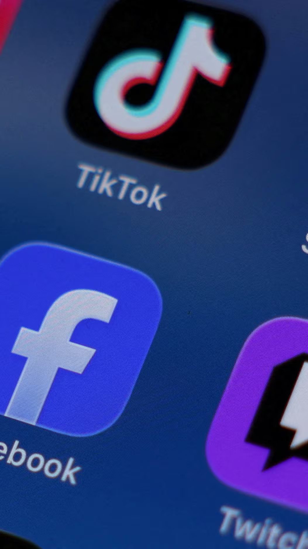 You asked, we answer: Canada’s new social media rules for kids