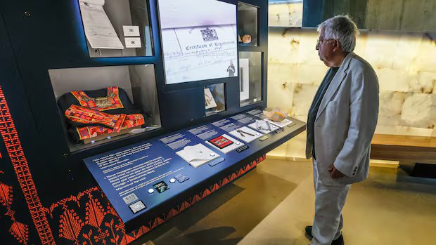 Here’s a look at the controversial Palestinian exhibit unveiled at Winnipeg’s human rights museum
