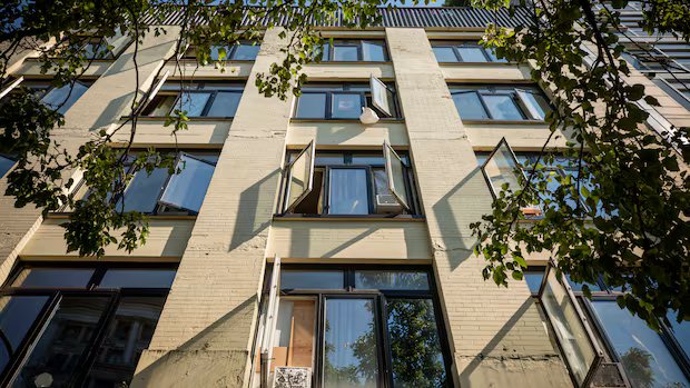 Apartments can become sweltering in summer. Why heat bylaws could be coming to a city near you