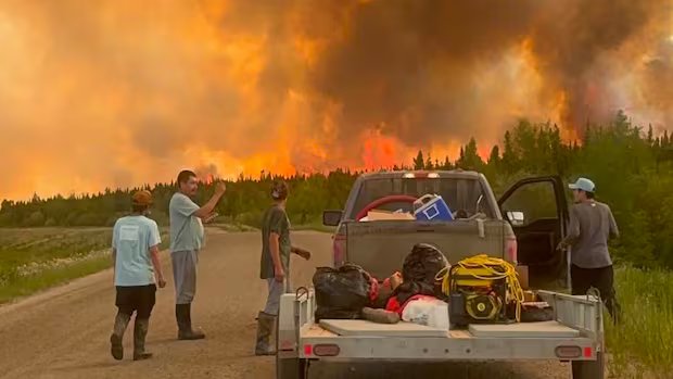 Northern Manitoba evacuations continue Sunday as wildfire threat grows