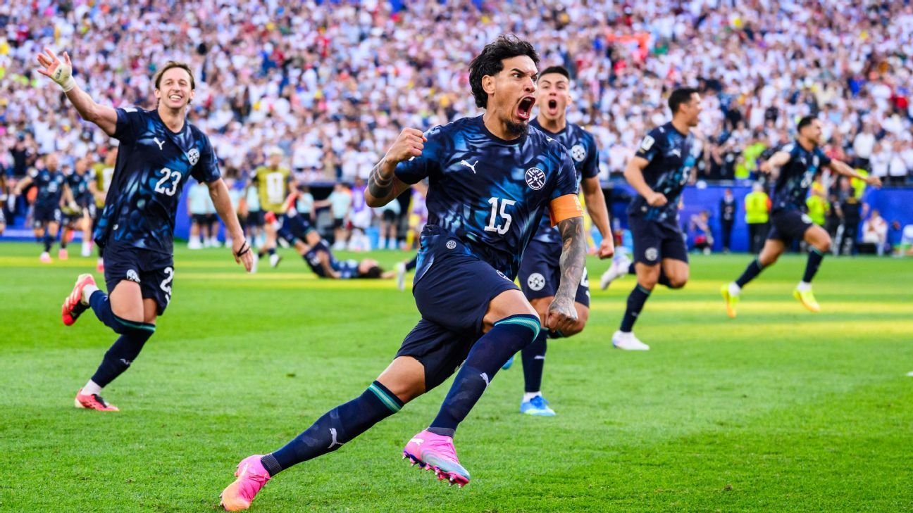 World Cup Daily LIVE: Paraguay TV cuts out on vital pen; Mexico fans get noisy at Ecuador hotel