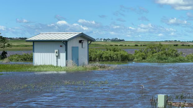 State of emergency, flash flood warning issued in southwestern Manitoba after deluge