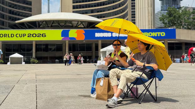 Heat wave hits central Canada, as western provinces grapple with floods