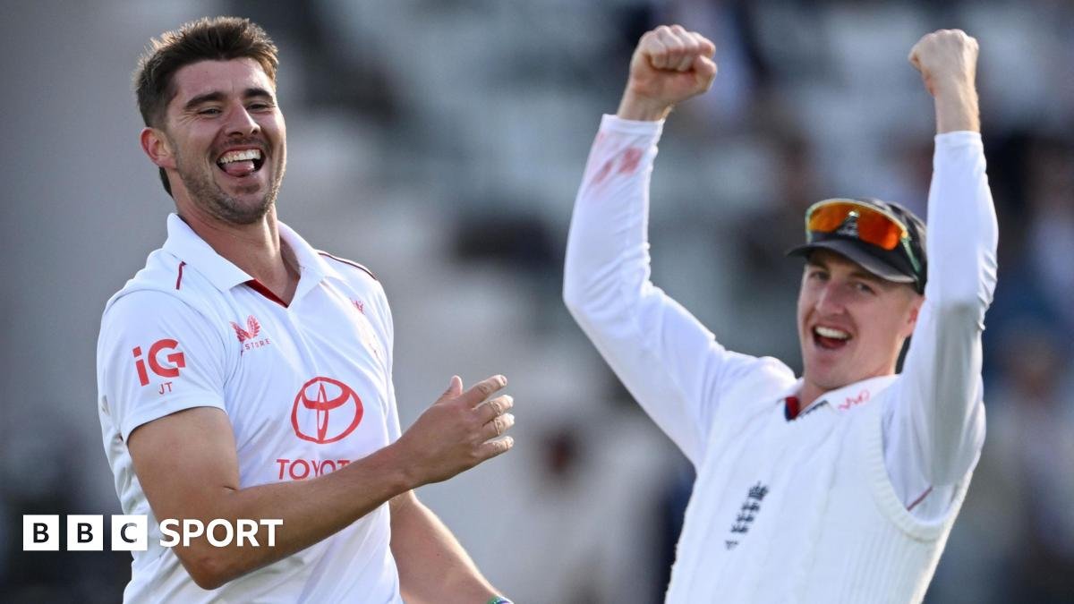 England vs New Zealand: Emilio Gay and bowlers give home side golden opportunity