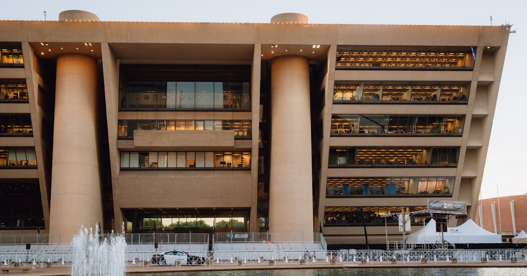 Mavericks Pass on Dallas City Hall Site, Choose Valley View for New Arena