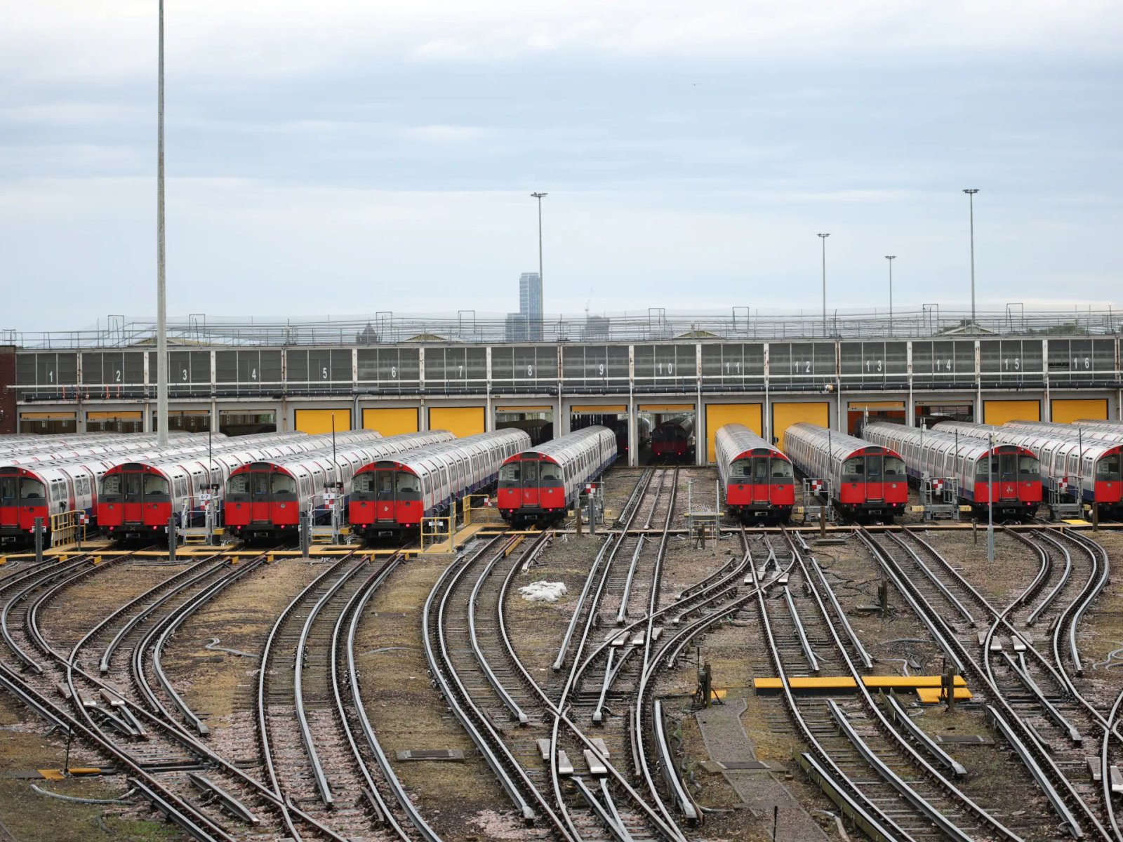 Two trains collide near Bedford, north of London | Transport News