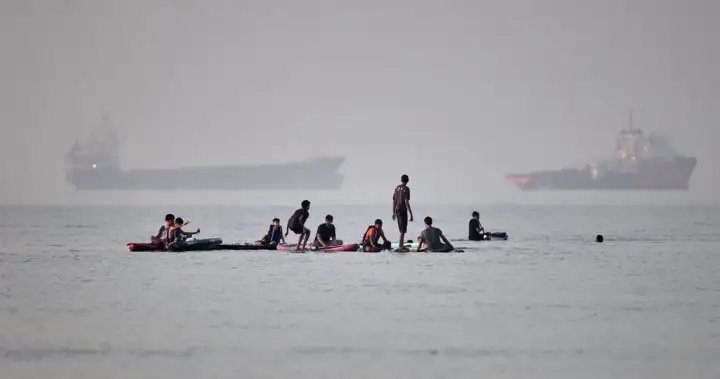 A new exchange of fire with Iran in the Gulf tests the fragile ceasefire – National