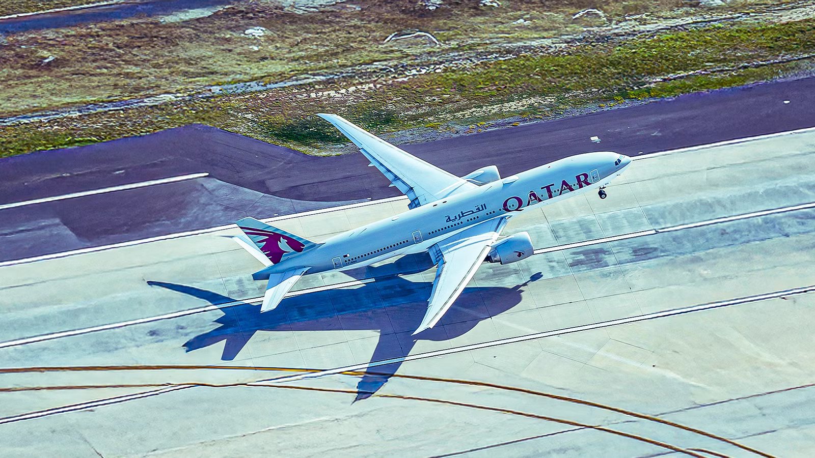 Inches From Disaster: Qatar-Bound 777F’s Wing Nearly Strikes Ground In Risky Low Pass