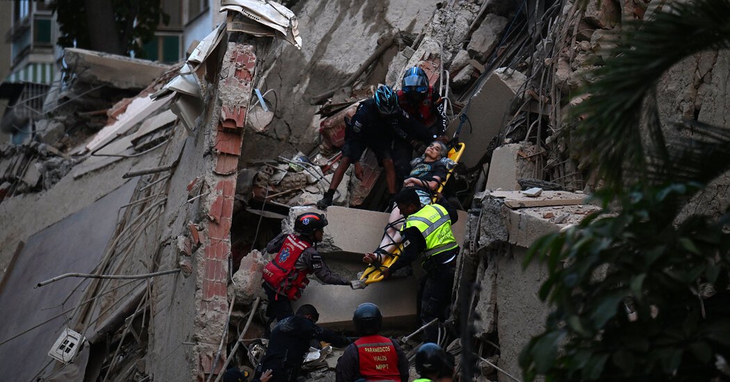 Photos: Earthquakes Strike Venezuela – The New York Times