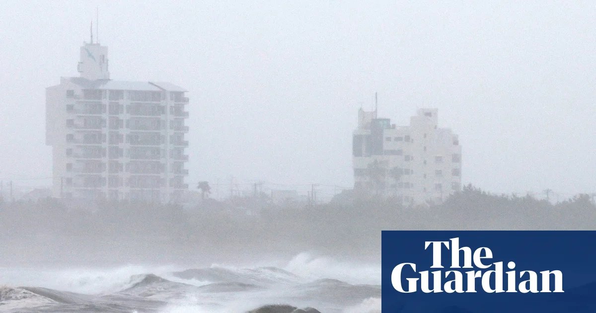 Typhoon Jangmi sweeps northwards leaving 23 injured in Japan | Japan