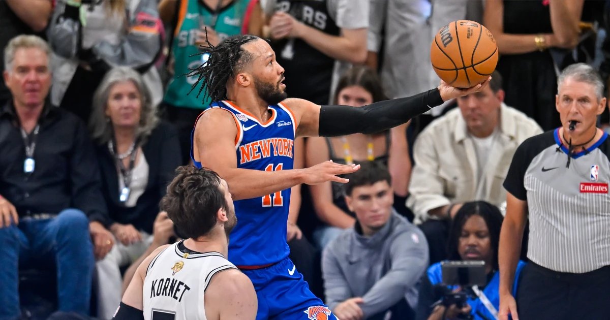 Knicks win first NBA championship since 1973, beat Spurs 94-90 in Game 5