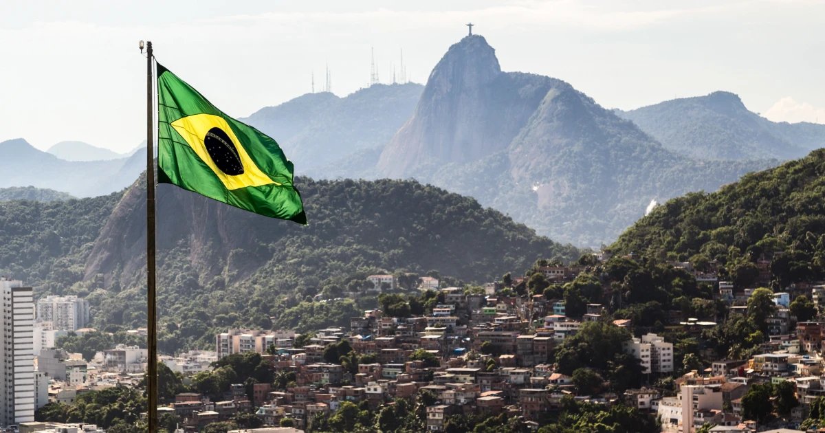 Helicopters collide over Rio de Janeiro, killing 6