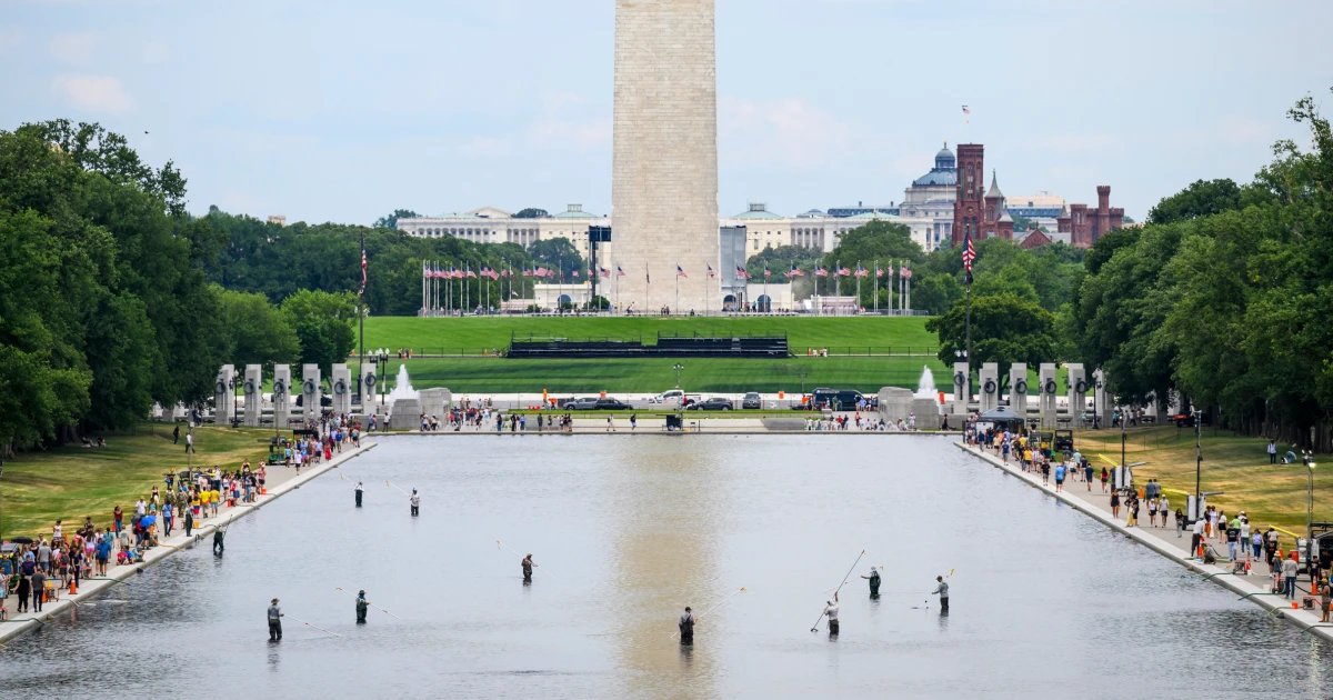 At least five people arrested for allegedly tampering with Reflecting Pool, officials said