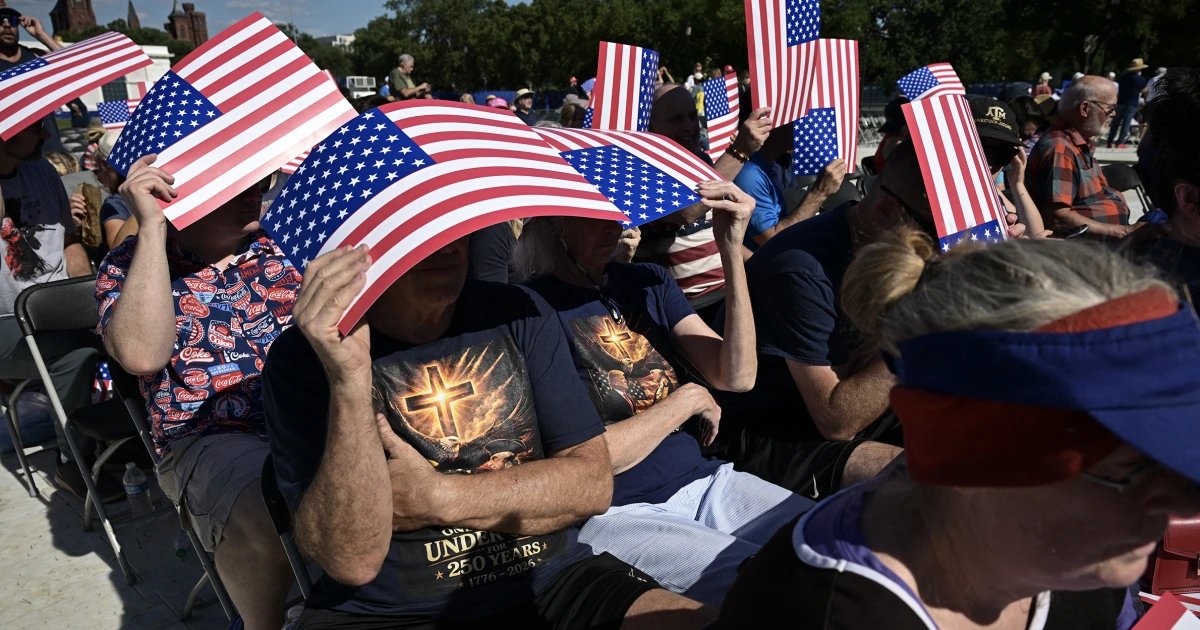 139 million at risk as U.S. braces for holiday week heat wave; Western wildfires continue to rage