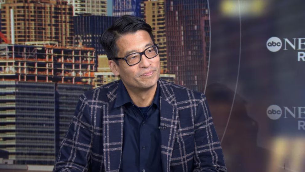 WATCH: New dating trends like 'chalance' and 'kittenfishing' reshape modern romance