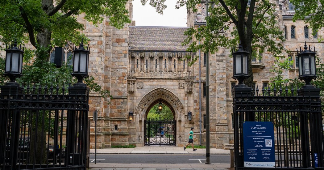 Yale Seeks Trump Administration Deal in Inquiry Over Race and Admissions