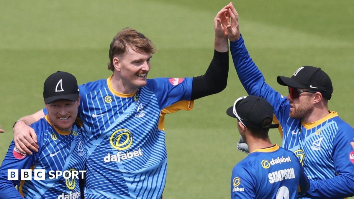 Sean Hunt: Sussex bowler revels in T20 figures after injury return