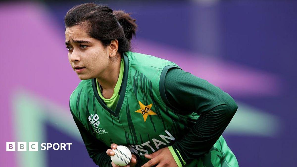 Fatima Sana: Pakistan captain signed by Birmingham Phoenix for The Hundred
