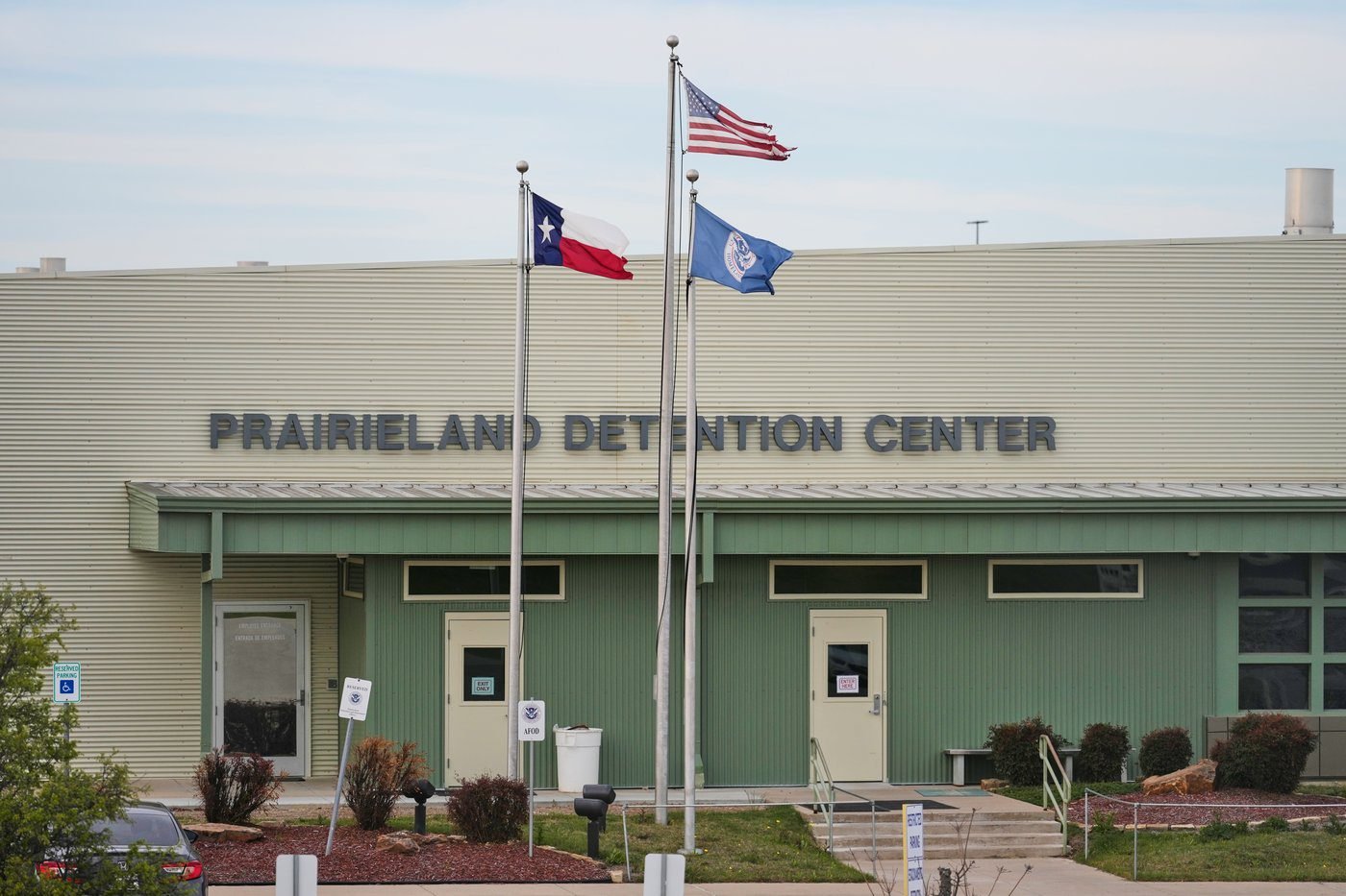 Judges resume sentencing over shooting at Texas immigration facility