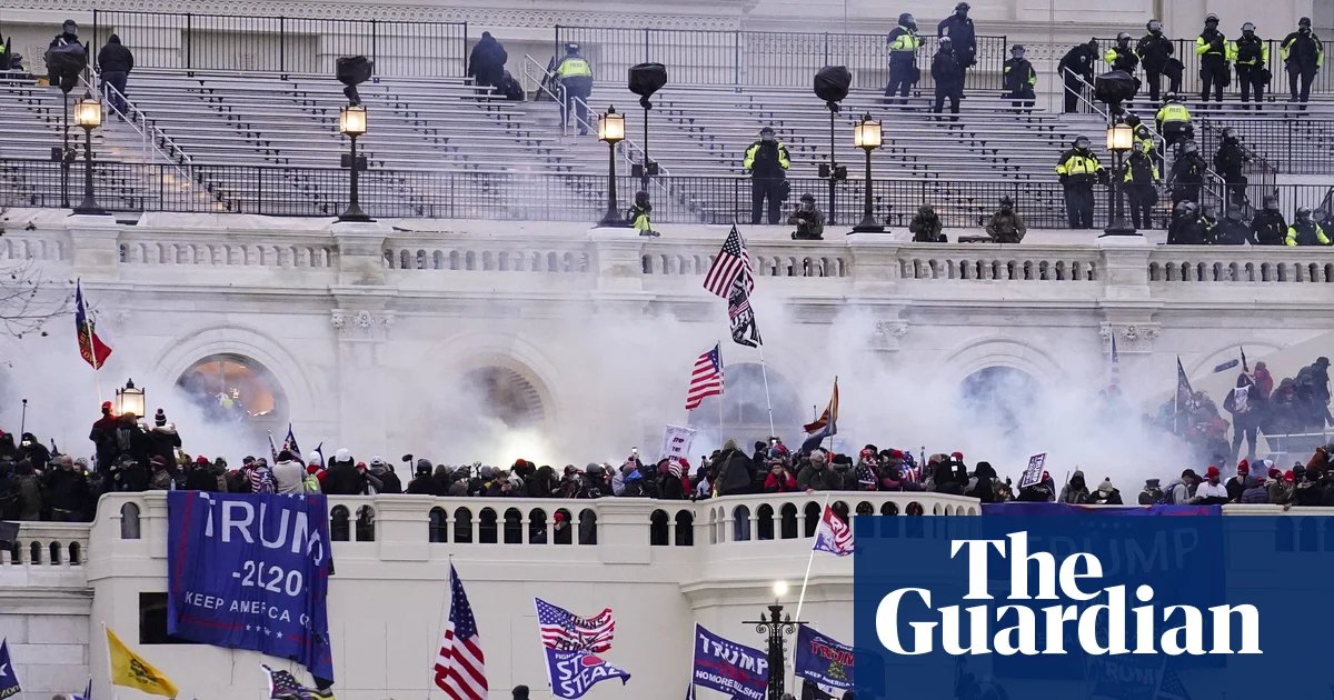 ‘Outright theft’: legal experts decry $1.8bn Trump anti-weaponization fund | Trump administration