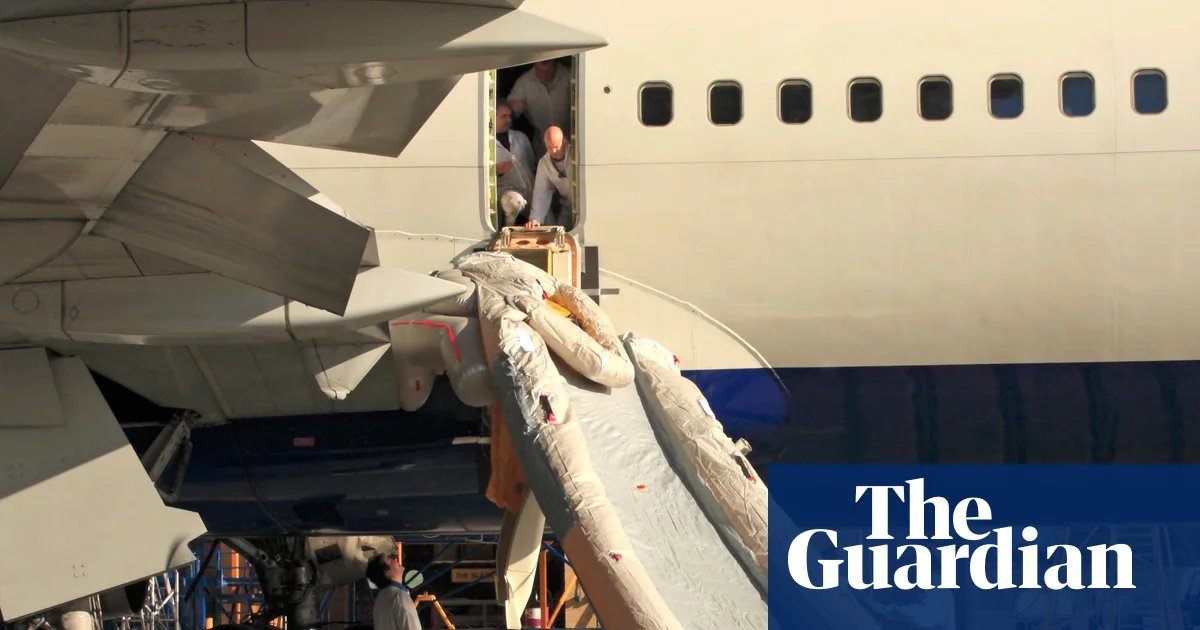 Air passengers ‘risking lives by grabbing bags and filming in emergencies’ | Air transport