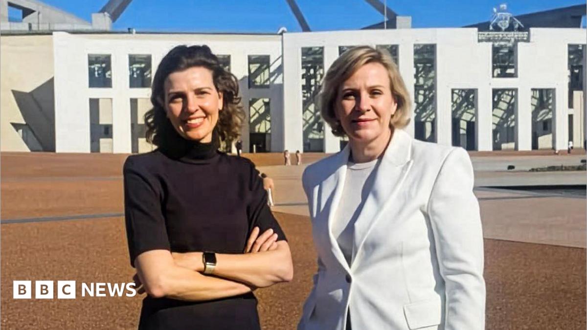 Independent Australian MPs form new centrist political party