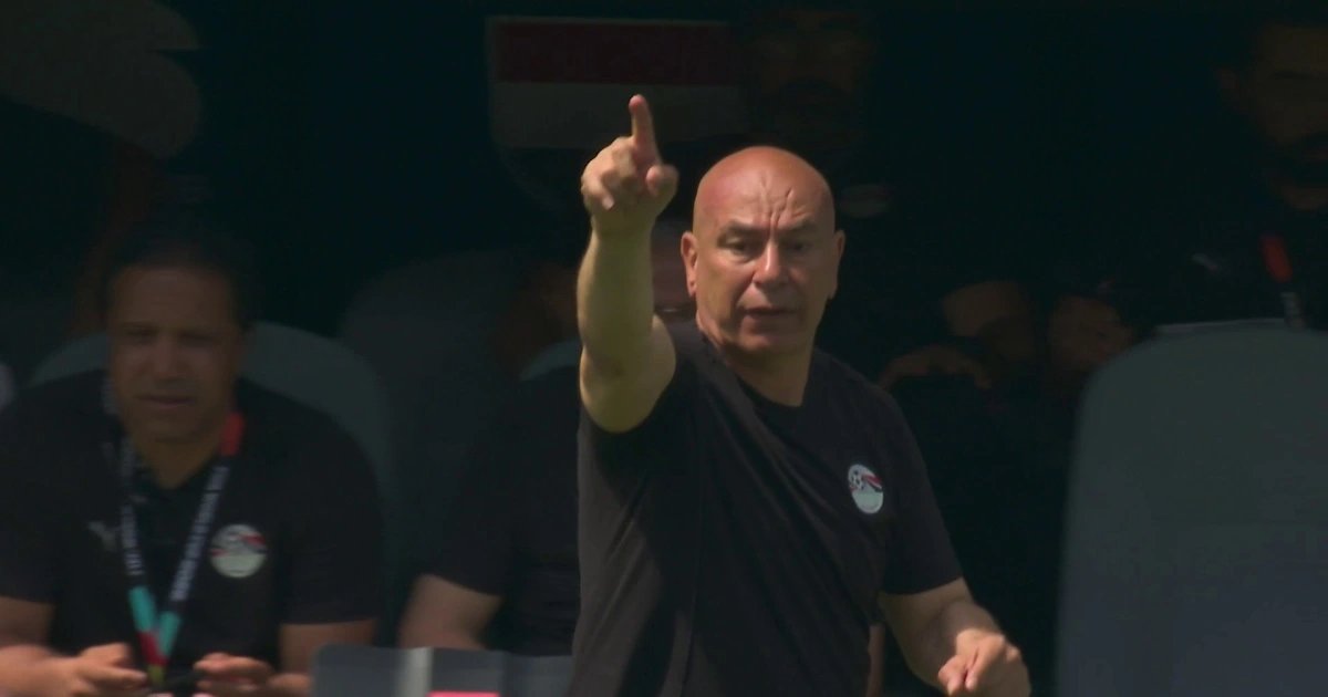 Esta fue la reacción de Hossam Hassan, entrenado de Egipto, al golazo de Ashour