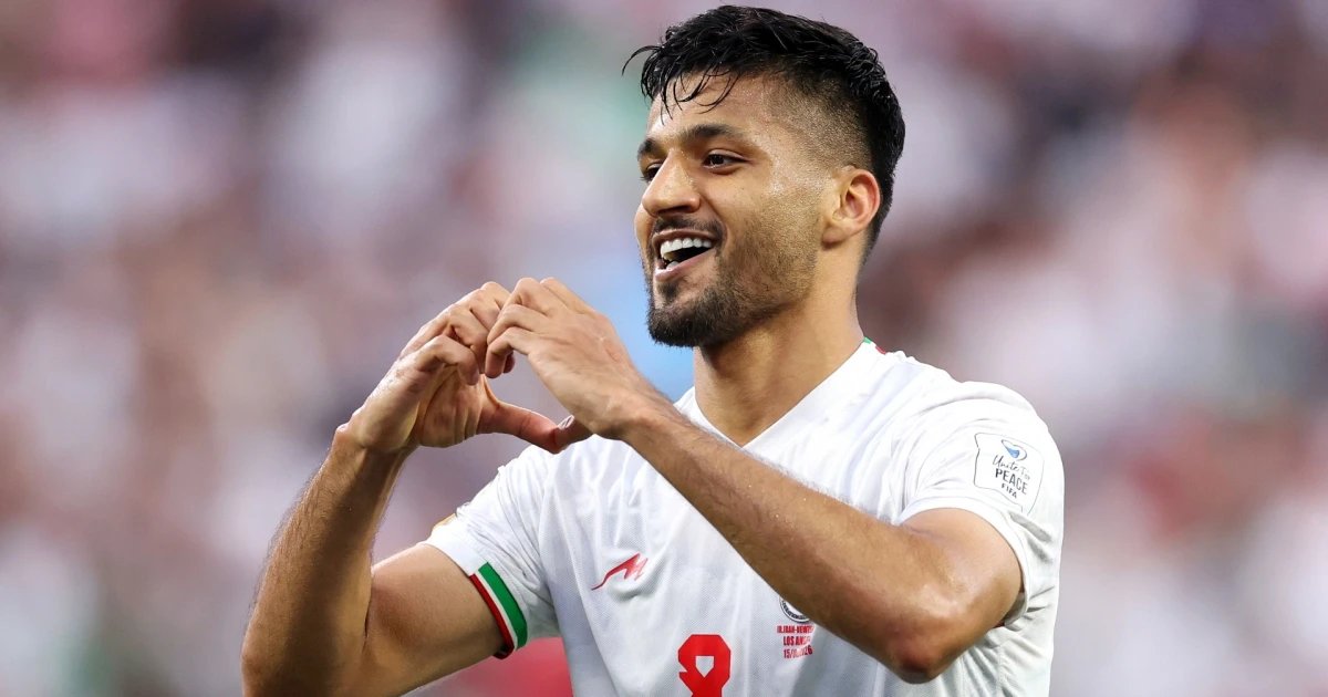 Mohebbi empata para Irán con un cabezazo espectacular
